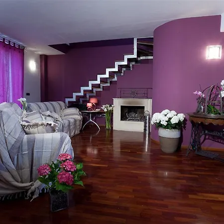 A Casa Di Elena